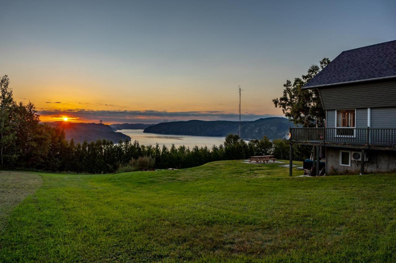 Montfjord - Chalets, Vue Spectaculaire Et Spa. Chantafjord #4 Sacre-Coeur Экстерьер фото