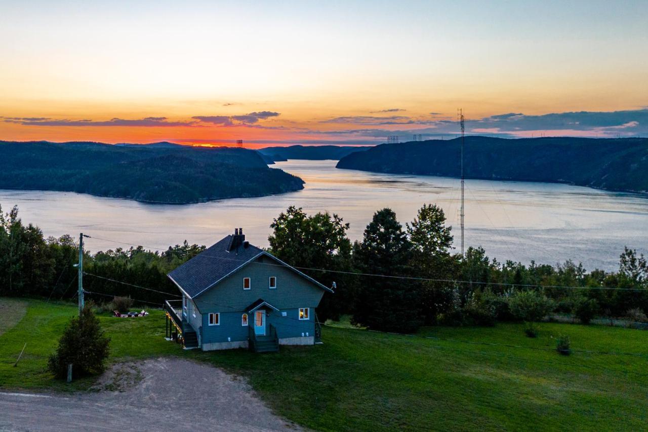 Montfjord - Chalets, Vue Spectaculaire Et Spa. Chantafjord #4 Sacre-Coeur Экстерьер фото
