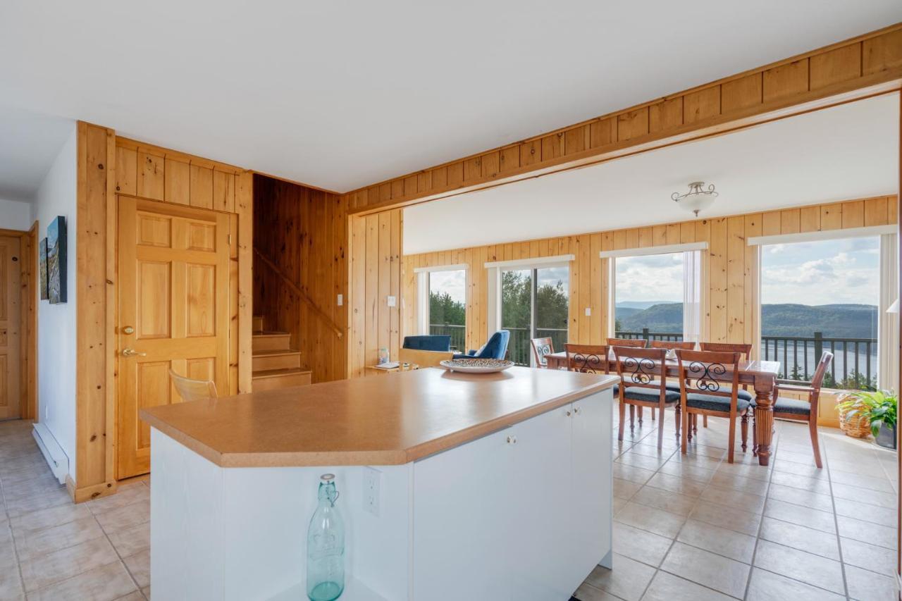 Montfjord - Chalets, Vue Spectaculaire Et Spa. Chantafjord #4 Sacre-Coeur Экстерьер фото
